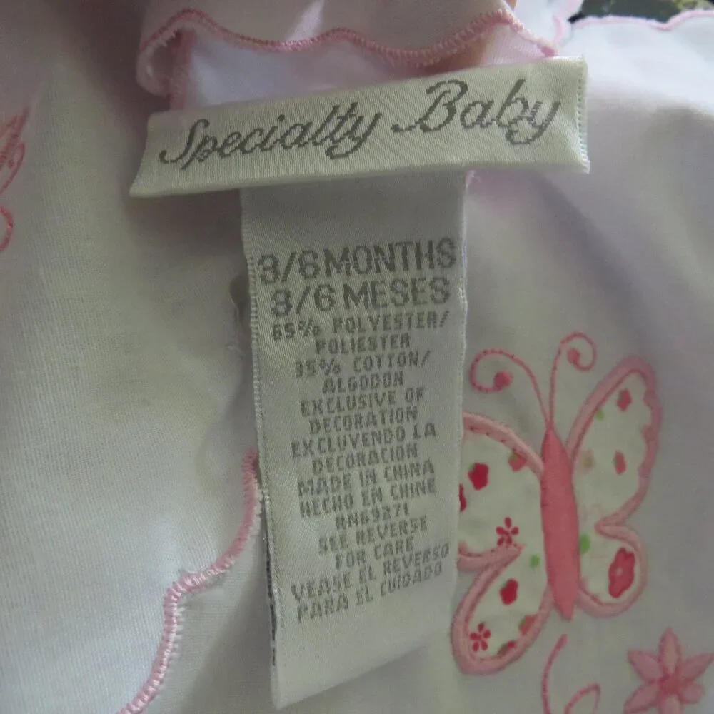 Baby shirt scalloped edges & White shorts w ruffle